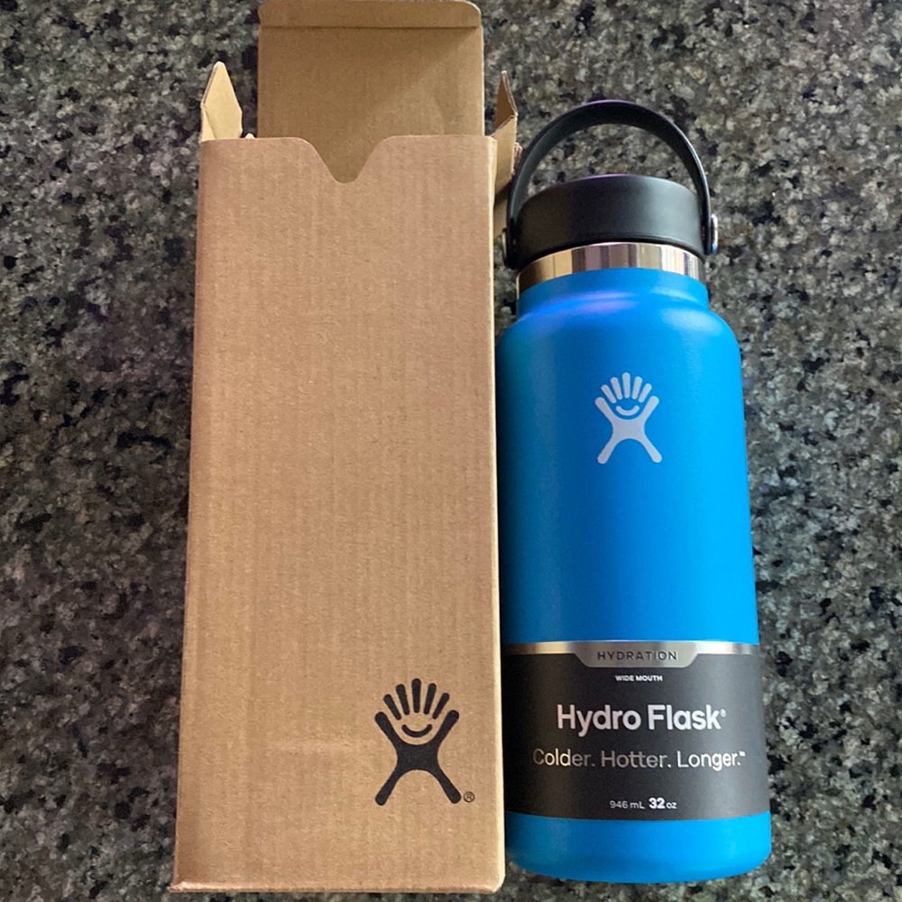 NWT Pacific Blue 32oz Hydro Flask